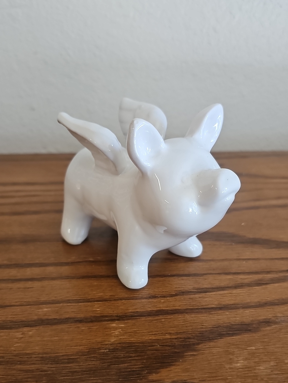 White Ceramic Flying Pig Figurine Tote 9